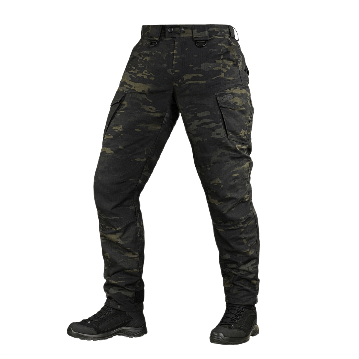 M-Tac Aggressor Elite Nyco Extreme Bukser i Black Multicam® mønster, designet til taktisk brug og udendørs aktiviteter.