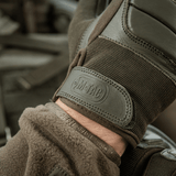 M-Tac Handsker Assault Tactical Mk.2 med justerbar velcro og læderindsats for optimalt greb og beskyttelse. Perfekt til taktisk brug.