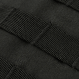 Detaljeret billede af M-Tac Assistant Taske med MOLLE-paneler til ekstra udstyr. Kompakt enkeltsele-rygsæk i robust 600D materiale.