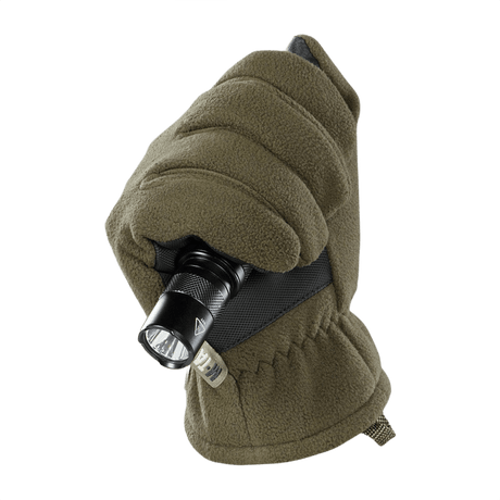 M-Tac Handsker Fleece Thinsulate med Thinsulate isolering, viser en lommelygte holdt af den forstærkede håndflade.