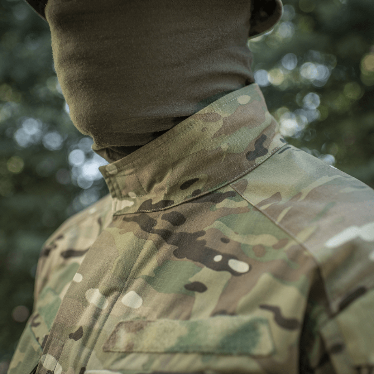 M-Tac Jakke Sturm Gen.II NYCO Extreme i Multicam camouflage med NIR-teknologi til taktisk og udendørs brug, nærbillede