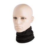 M-Tac Let Tubehalstørklæde omkring halsen på en mannequin, lavet af let og hurtigtørrende polyester, ideel til mange anvendelser som balaklava og hue.