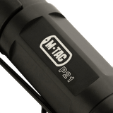 M-Tac Lommelygte P21 med robust design i aluminium, ideel til EDC-kit og outdoor, kompakt og let med Cree XR-E P4-WC LED.