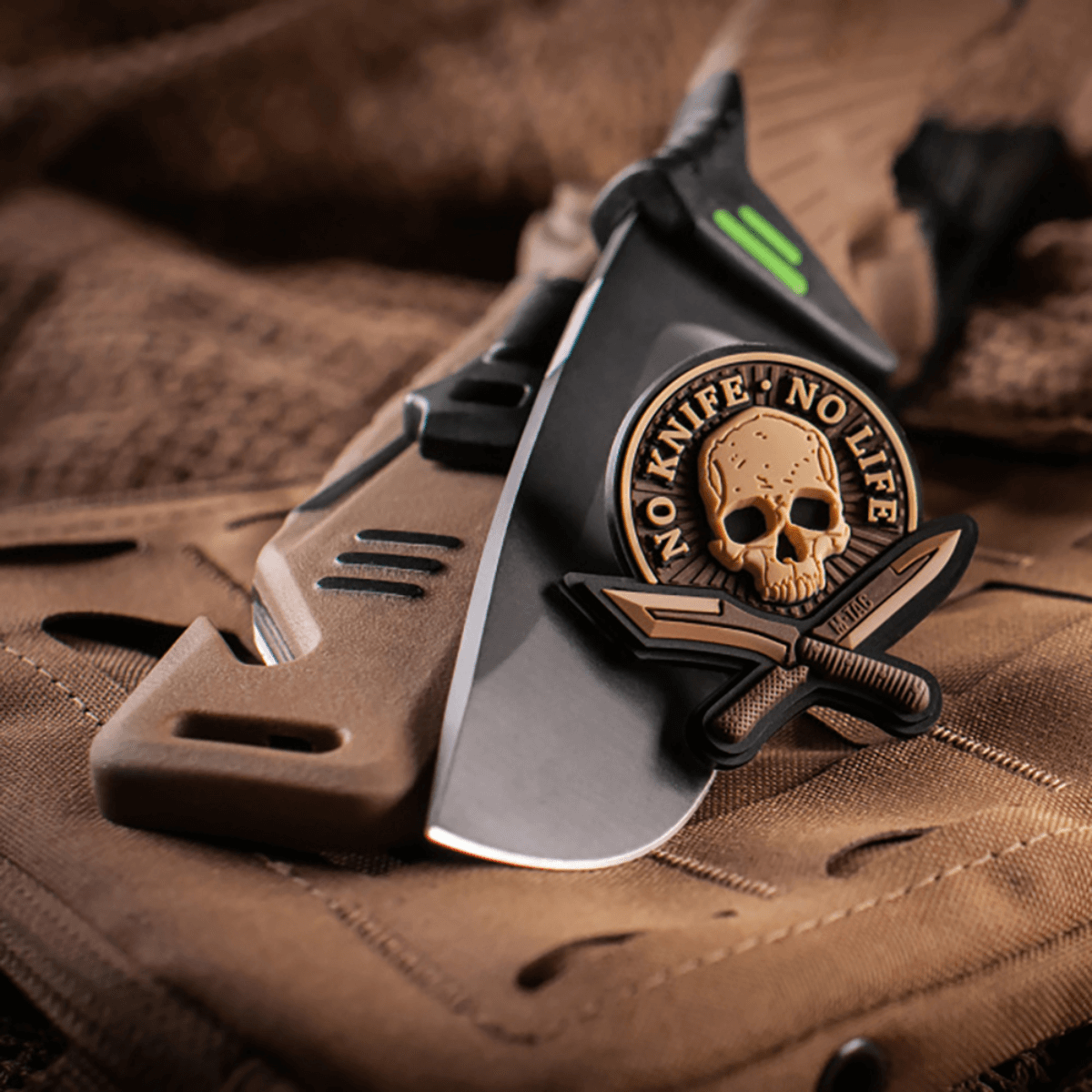 M-Tac Patch No Knife – No Life 3D PVC med kniv og dødningehoved, gummipatch med 3D-effekt og velcro til taktisk udstyr, 50x50 mm.