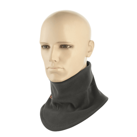 M-Tac Polartec Anatomic Tube Scarf på mannequin, multifunktionelt tørklæde beskytter mod kulde, lavet af Polartec® Micro Series fleece.