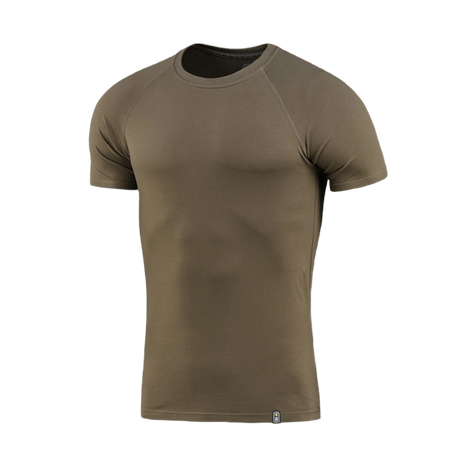 M-Tac Raglan T-Shirt 93/7 i brun, lavet af 93% bomuld og 7% elastan, med raglanærmer for komfort og bevægelsesfrihed.