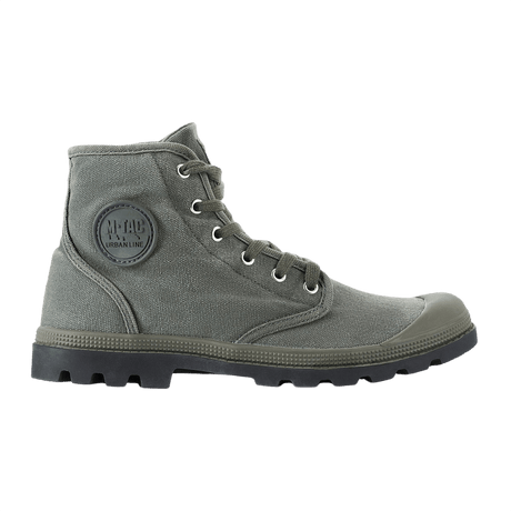 M-Tac Sneakers med klassisk design og seks metalliserede snørehuller, perfekte til udendørs aktiviteter og sport.