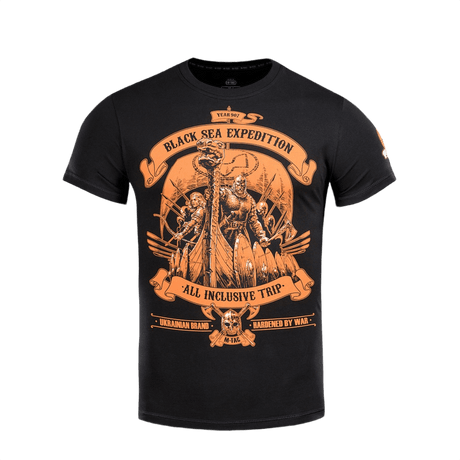 M-Tac T-shirt Black Sea Expedition i sort med orange print, ideel til hverdagsbrug og udendørs aktiviteter som jagt og fiskeri.
