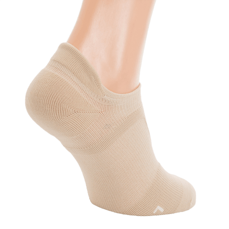 M-Tac Sportsokker i beige, designet til løb med ergonomisk pasform, ankelsidder tæt uden at klemme, fremragende ventilation