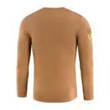 M-Tac T-Shirt UA Side Langærmet i brun, set bagfra, med komfortabel og elastisk design, fremhæver figurens konturer for optimal bevægelse.