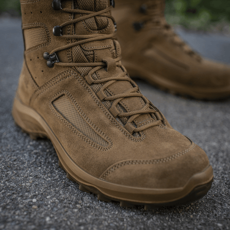 Nærbillede af M-Tac Taktiske Sommerstøvler i suede og Cordura® mesh, designet til komfort på varme dage og udfordrende terræn.