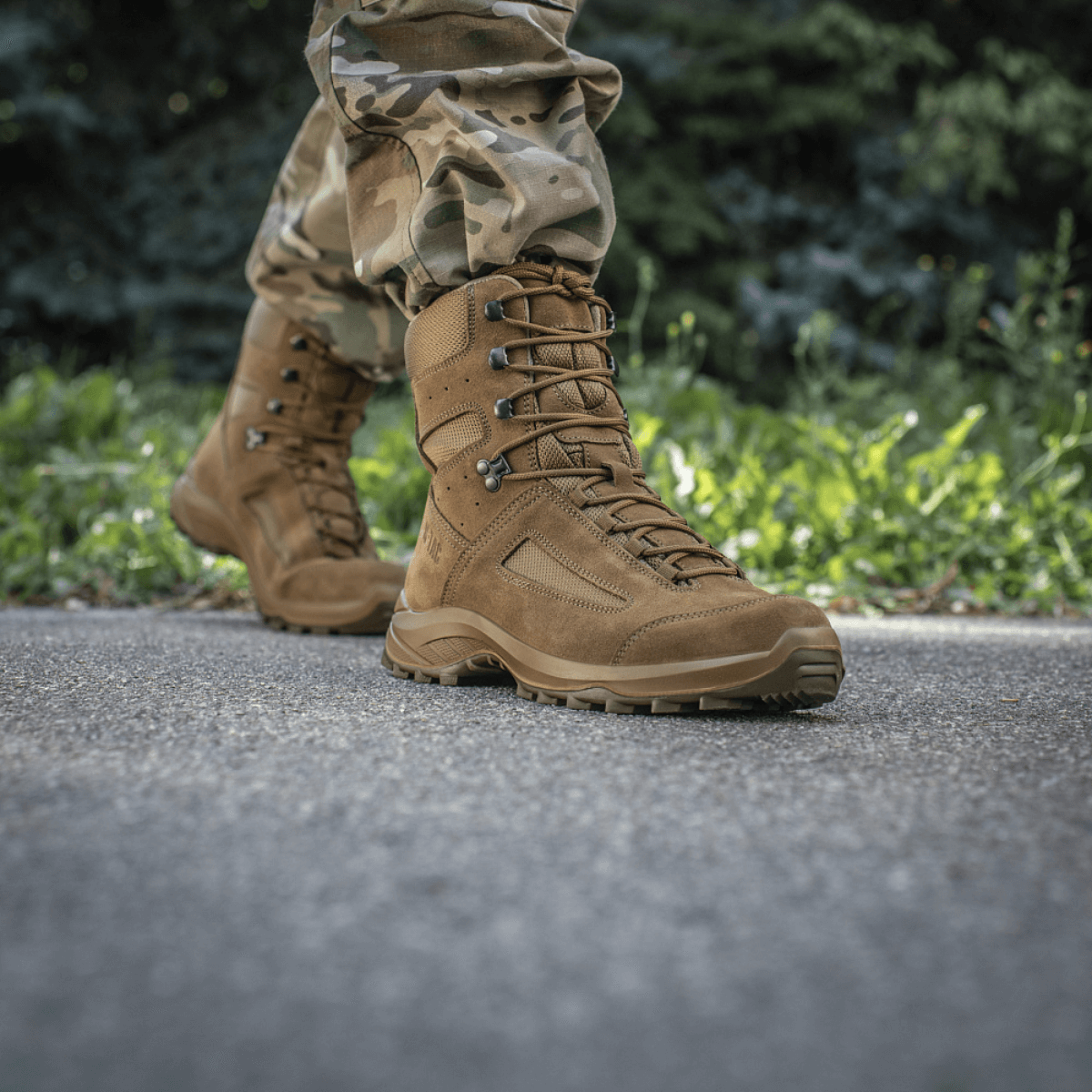 M-Tac Taktiske Sommerstøvler til komfort i terræn, lavet af læder og Cordura, ideelle til varme dage.