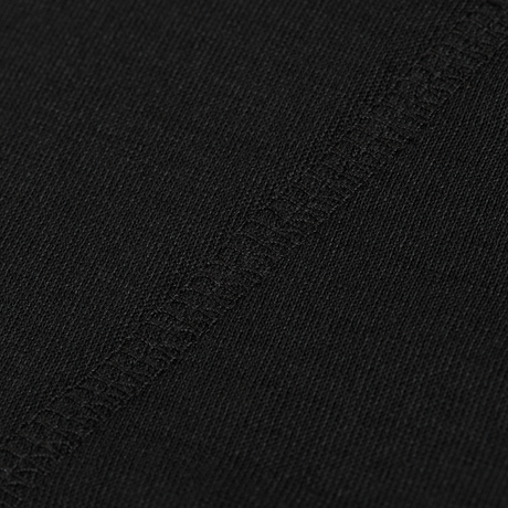 Tæt billede af stoffet fra M-Tac Thermal Fleece Shirt Delta Level 2 Lady i sort polyester, der viser syningen og kvaliteten.