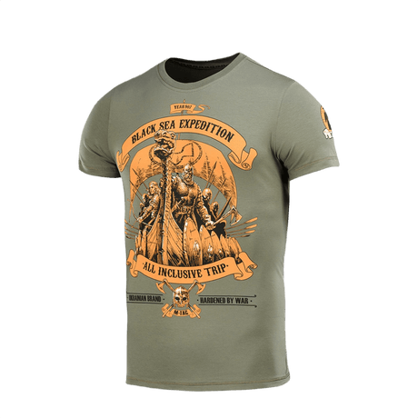 M-Tac T-shirt Black Sea Expedition i olivengrøn med tryk, fremstillet af 93% bomuld og 7% elastan, ideel til udendørs aktiviteter.