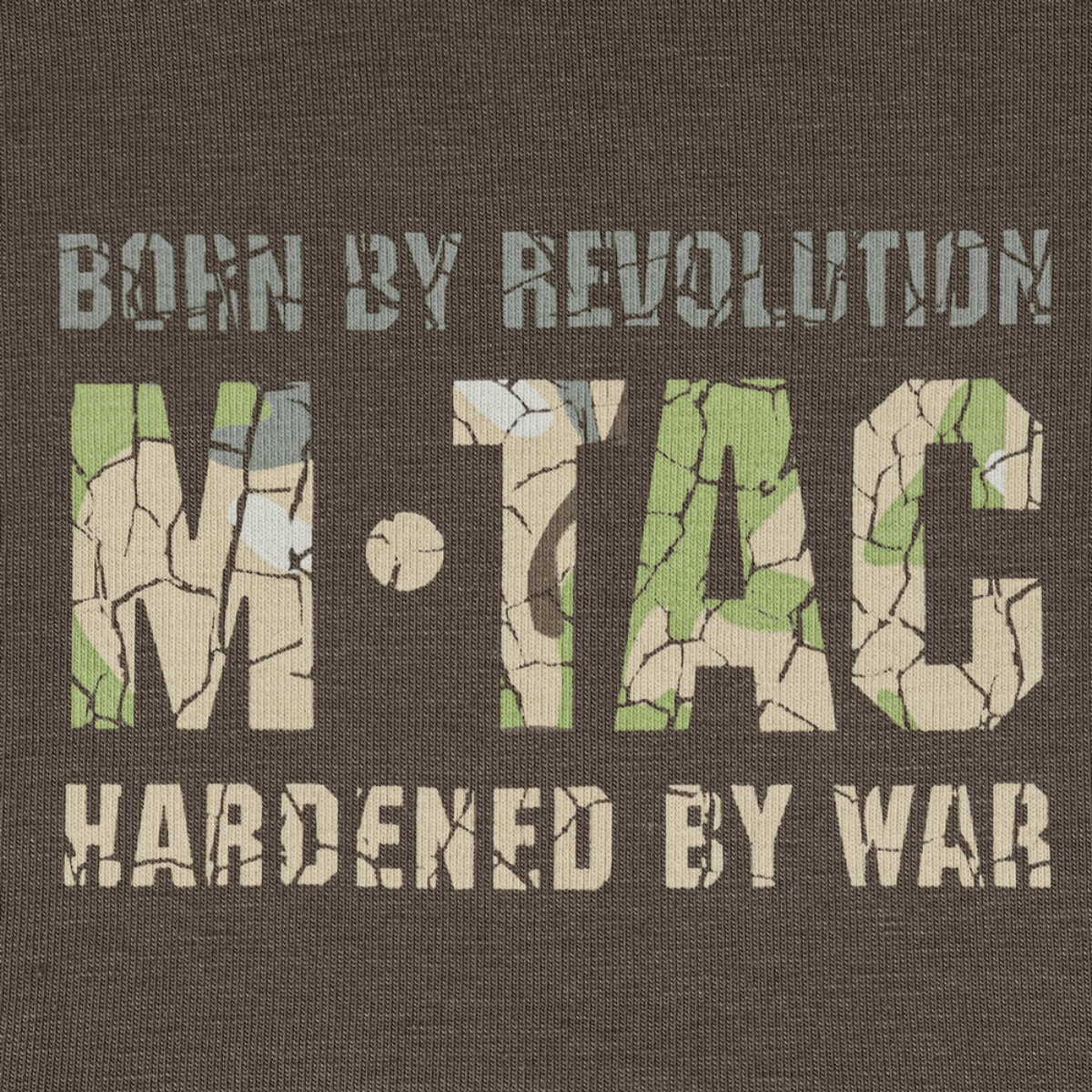 M-Tac T-Shirt Logo Long Sleeve med "Born by Revolution – Hardened by War" slogan og camouflage design.