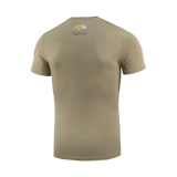 Bagside af M-Tac T-Shirt Motanka med "Terra Cosaccorum" tryk, viser ukrainsk kulturarv og traditionelt kosakdesign.