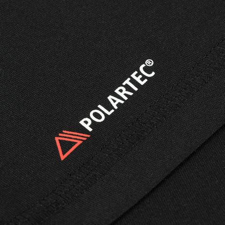 Tæt billede af Polartec-logo på M-Tac T-shirt Ultra Light Polartec Lady i Power Dry® materiale.