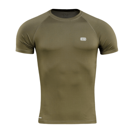 Olivenfarvet M-Tac T-shirt Ultra Light Polartec lavet af Power Dry® materiale med svedtransporterende og hurtigtørrende egenskaber.