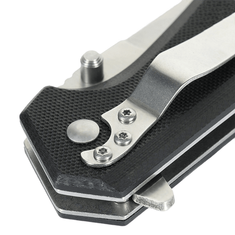 Nærbillede af håndtaget på M-Tac Outdoor & Militær foldekniv - Type 5 med G10-komposit greb og aluminiumskonstruktion.