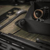 M‑Tac Vedligeholdelsesbakke 24x24 cm i polymerkonstruktion, praktisk til våbenrengøring, foldbar med elegant design og logo.