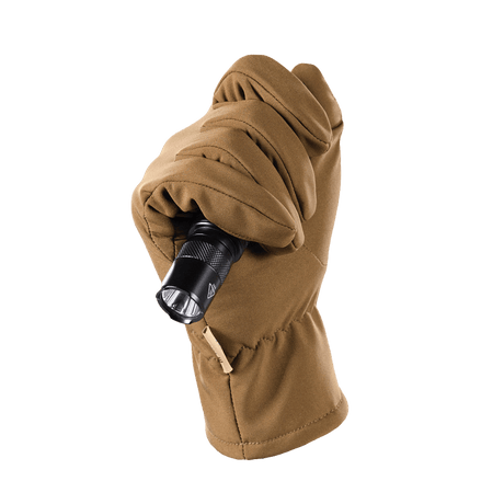 M-Tac Vinterhandsker Soft Shell i brun farve holder en lommelygte, velegnet til dårligt vejr, let og funktionelt tilbehør.