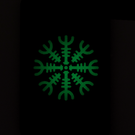 M-Tac Patch Helm of Horror Vandret Laser Cut i mørke, viser grønt ægishjálmur design. Ideel til uniform, taske eller taktisk udstyr.