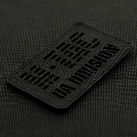 M-Tac Patch UA Division End-to-End Laser Cut i slidstærk Cordura 500D med velcro fastgørelse, ideel til uniform eller taktisk udstyr.