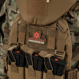 M-Tac Patch Viking Evac på taktisk vest, camouflage baggrund, indeholder paramedicinsk emblem