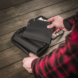 M-Tac Vedligeholdelsesbakke 24x24 cm anvendt til våbenrengøring, med foldbar funktion og holdbart design i polymer composite.