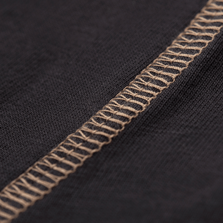 Nærbillede af flade syninger på M-Tac Herre Boxer 93/7 for at undgå hudirritation og sikre komfort og holdbarhed.