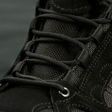 Nærbillede af Tactical Sneakers Demi-Season – Let og komfortabel med slidstærke snørebånd og Naturlæder overdel.