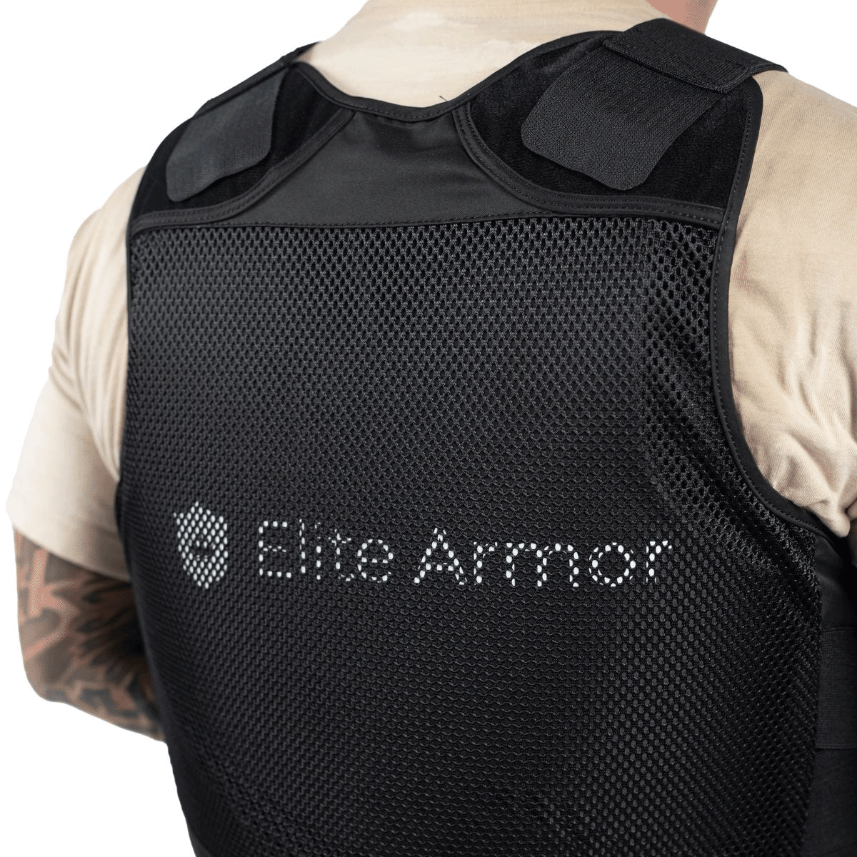 Elite Armor RX2 Stik & Skudsikker Vest – nærbillede af ryggen med logo.